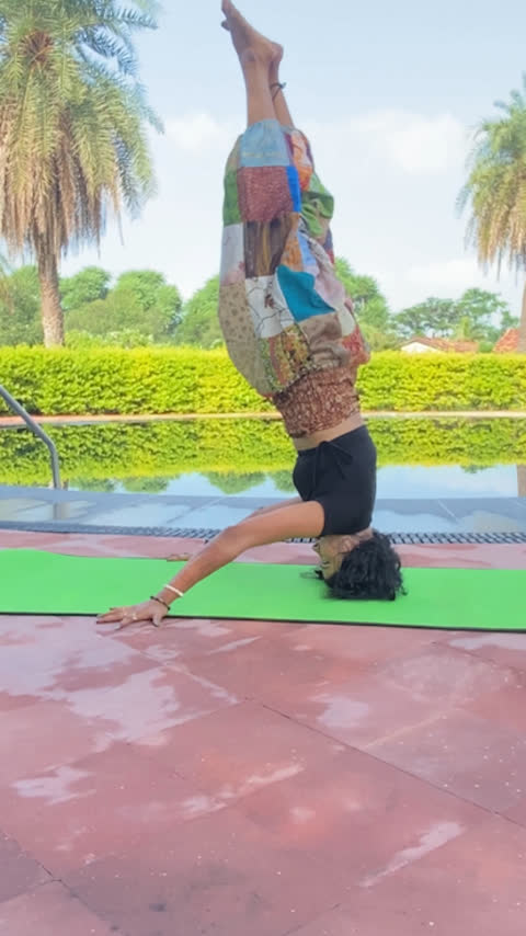 #feelfitindia #comecheckthis #fitnesstips #HappyRakshaBandhan #SomethingSomething #headstand